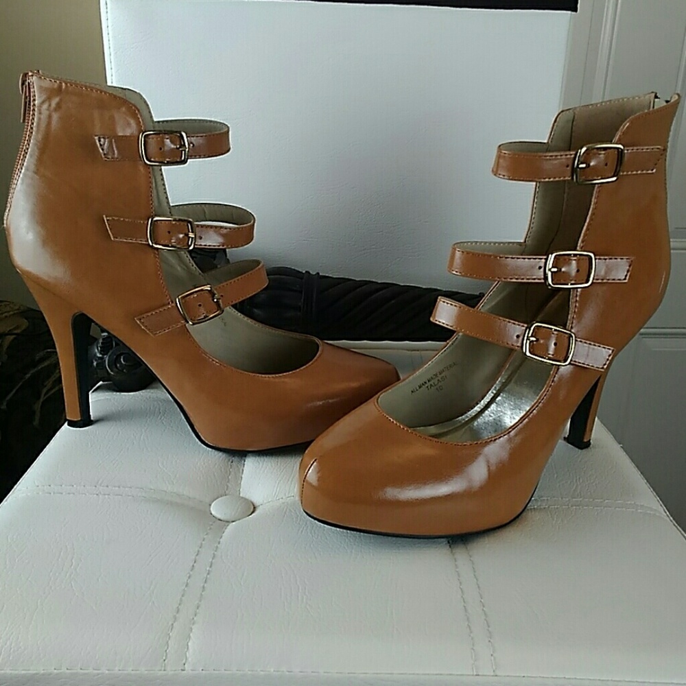 Red circle caramel Talasi shoes